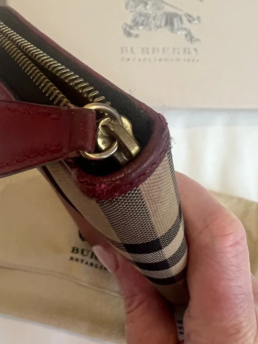 Burberry Red Leather & Beige Check Zip Wallet - Picture 8 of 15